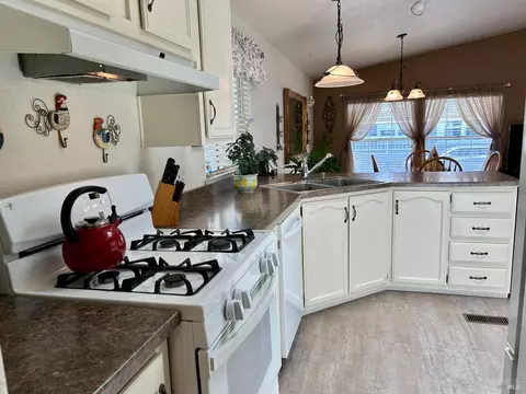 232 Daisy Dr, Napa, CA 94558 photo 9