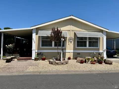 232 Daisy Dr, Napa, CA 94558 photo 2