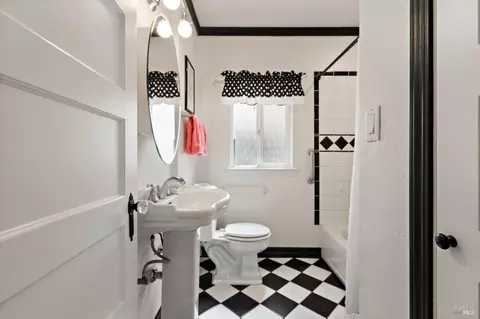 Bath - 228 14th St, Vallejo, CA 94590 photo 1 of 2