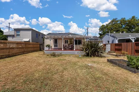 Exterior - 228 14th St, Vallejo, CA 94590 photo 7 of 9
