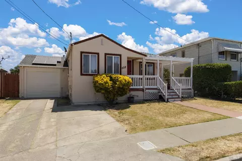 Exterior - 228 14th St, Vallejo, CA 94590 photo 1 of 9