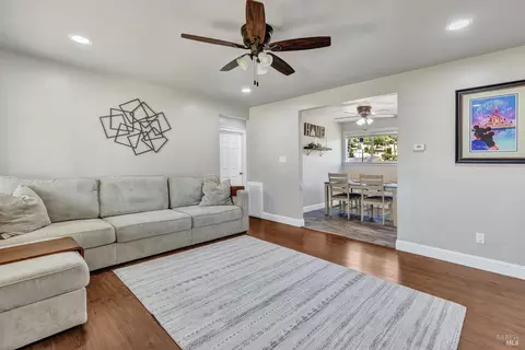 100 Webster St, Vallejo, CA 94591 photo 2