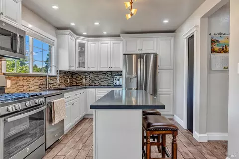 100 Webster St, Vallejo, CA 94591 photo 4