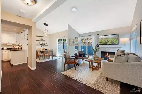 3111 Luna Ct, Santa Rosa, CA 95405