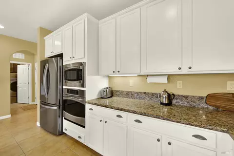 Kitchen - 4905 Couples Cir, Fairfield, CA 94533 photo 7 of 11