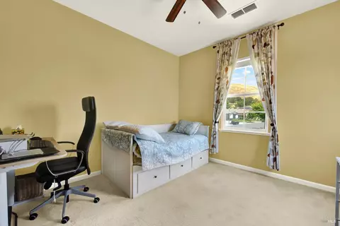 Bedroom - 4905 Couples Cir, Fairfield, CA 94533 photo 12 of 14