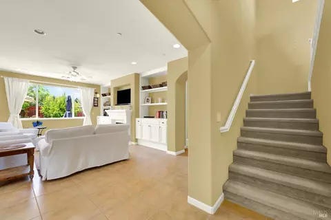 Entry Way - 4905 Couples Cir, Fairfield, CA 94533 photo 7 of 8