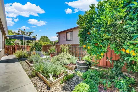 Exterior - 4905 Couples Cir, Fairfield, CA 94533 photo 26 of 28