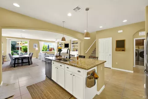 Kitchen - 4905 Couples Cir, Fairfield, CA 94533 photo 8 of 11