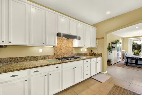 Kitchen - 4905 Couples Cir, Fairfield, CA 94533 photo 6 of 11