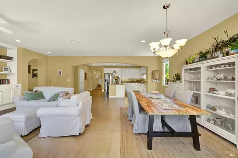 Dining - 4905 Couples Cir, Fairfield, CA 94533 photo 2 of 4