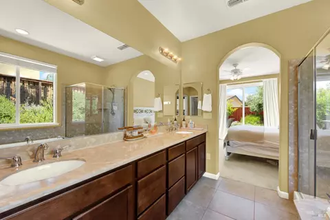 Bath - 4905 Couples Cir, Fairfield, CA 94533 photo 6 of 8