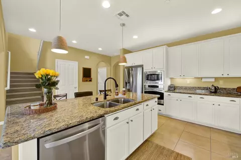 Kitchen - 4905 Couples Cir, Fairfield, CA 94533 photo 11 of 11