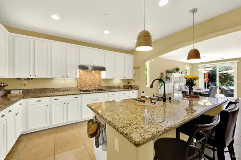 Kitchen - 4905 Couples Cir, Fairfield, CA 94533 photo 4 of 11
