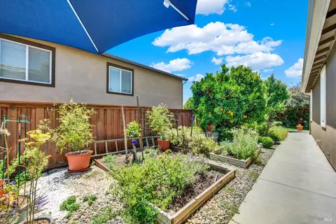Exterior - 4905 Couples Cir, Fairfield, CA 94533 photo 27 of 28