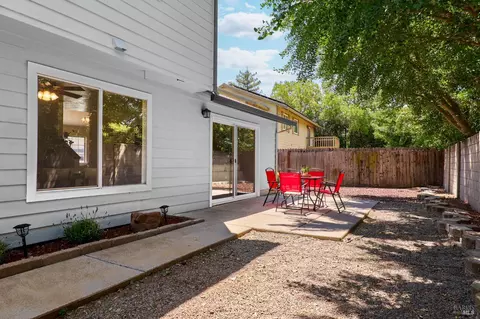 Exterior - 1325 Angela Ct, Dixon, CA 95620 photo 2 of 5