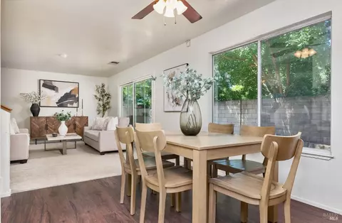 Dining - 1325 Angela Ct, Dixon, CA 95620 photo 2 of 2