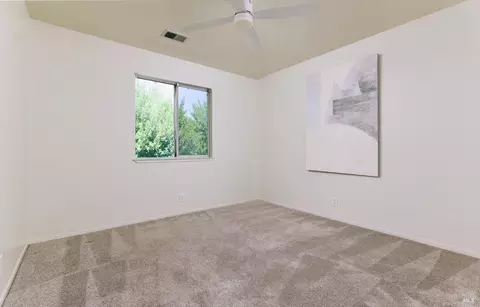 Bedroom - 1325 Angela Ct, Dixon, CA 95620 photo 3 of 4