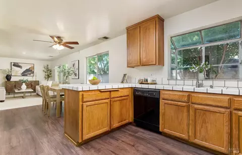 Kitchen - 1325 Angela Ct, Dixon, CA 95620 photo 1 of 2