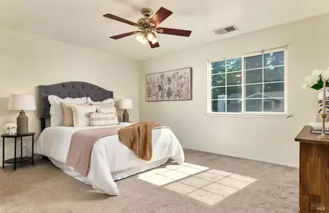 Bedroom - 1325 Angela Ct, Dixon, CA 95620 photo 2 of 4