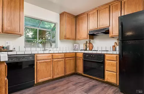 Kitchen - 1325 Angela Ct, Dixon, CA 95620 photo 2 of 2