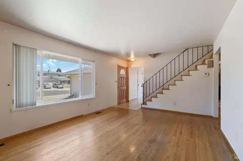 239 Begonia Blvd, Fairfield, CA 94533 photo 2