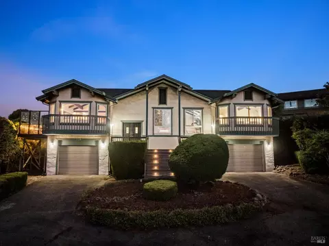 118 Suncrest Hill Dr, Petaluma, CA 94952