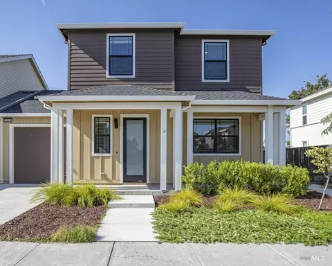 2910 Bay Village Ave, Santa Rosa, CA 95403