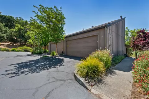 10 Josefa Ct, Novato, CA 94949