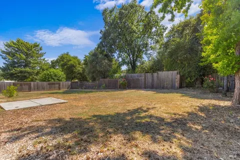 Exterior - 549 Hillside Dr, Cloverdale, CA 95425 photo 9 of 9