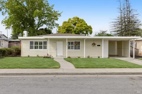 324 Cortez Dr, Petaluma, CA 94954
