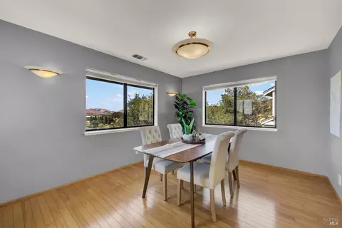 Dining - 25 Knoll Dr, Fairfield, CA 94534 photo 1 of 5