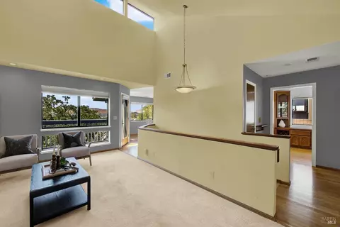 Living - 25 Knoll Dr, Fairfield, CA 94534 photo 3 of 4