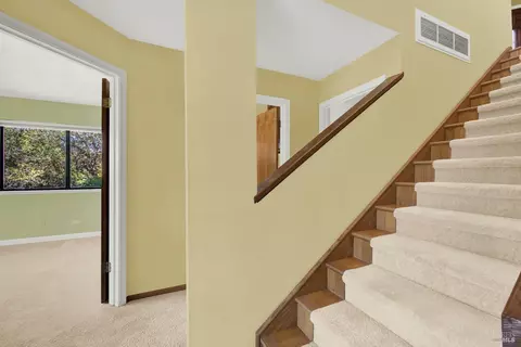 Entry Way - 25 Knoll Dr, Fairfield, CA 94534 photo 11 of 11