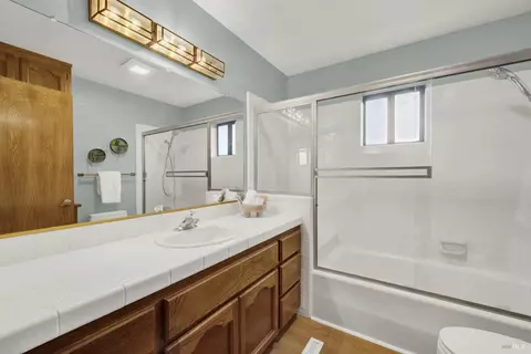 Bath - 25 Knoll Dr, Fairfield, CA 94534 photo 7 of 7