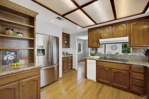 Kitchen - 25 Knoll Dr, Fairfield, CA 94534 photo 4 of 5