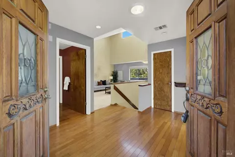 Entry Way - 25 Knoll Dr, Fairfield, CA 94534 photo 3 of 11