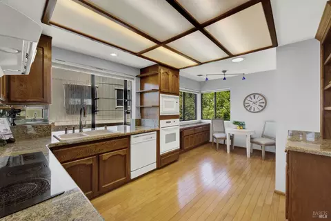 Kitchen - 25 Knoll Dr, Fairfield, CA 94534 photo 1 of 5
