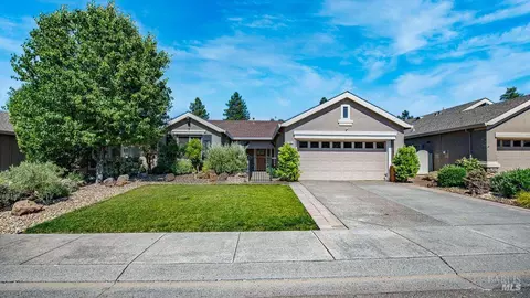 105 Clover Springs Dr, Cloverdale, CA 95425
