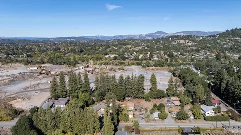 107 Bailhache Ave, Healdsburg, CA 95448