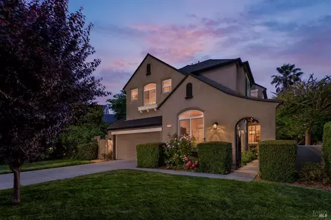 1996 Falcon Ridge Dr, Petaluma, CA 94954