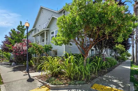 2004 Northshore Dr, Richmond, CA 94804
