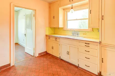 Kitchen - 228 Carter St, Vallejo, CA 94590 photo 1 of 2