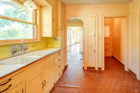 Kitchen - 228 Carter St, Vallejo, CA 94590 photo 2 of 2