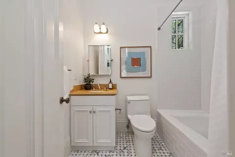 Bath - 7 Turnagain Rd, Kentfield, CA 94904 photo 1 of 8