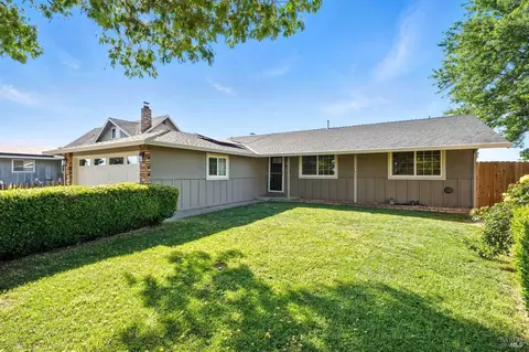 449 Manchester Way, Vacaville, CA 95687