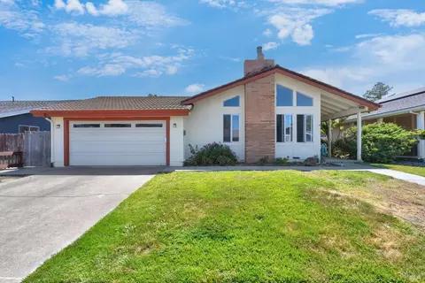 916 Catalpa Way, Petaluma, CA 94954