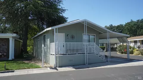 48 Colonial Park Dr, Santa Rosa, CA 95403
