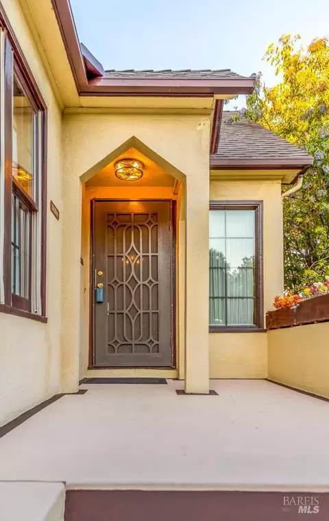 Exterior - 520 Kentucky St, Vallejo, CA 94590 photo 4 of 10