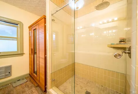 Bath - 520 Kentucky St, Vallejo, CA 94590 photo 2 of 2